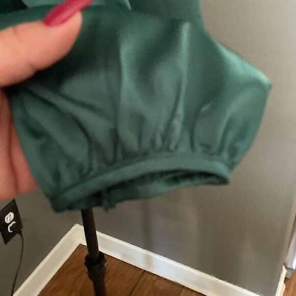 NWT NSR Emerald Green Jazzy One Shoulder Blouse - Picture 12 of 14